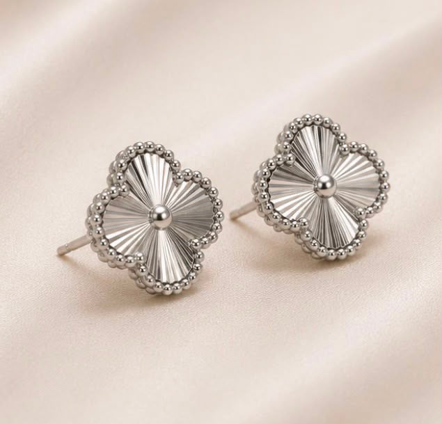 ARETES SILVER INSPO VAN CLEEF